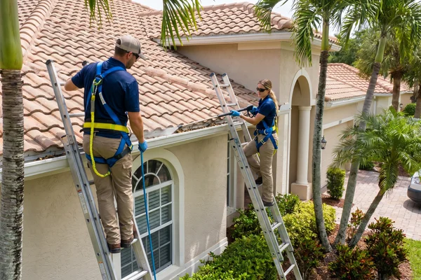 Gutter Cleaning project example 4 in Cape Coral